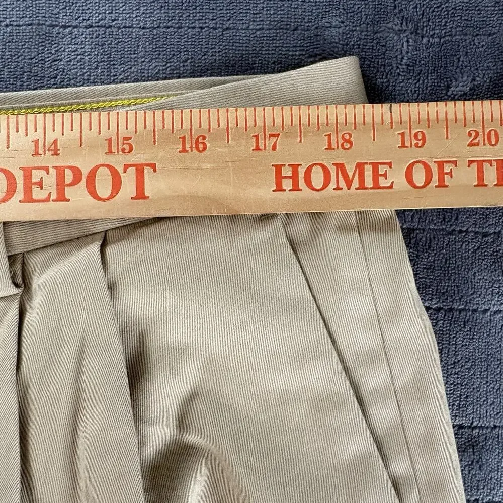 New Banana Republic Men’s Rapid Movement Chino Smithfield Pleated Size 36x30